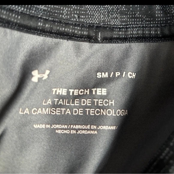 Under Armour UA Men’s SMALL S Black Tech Tee Moisture Wick Logo Shirt EUC - Picture 2 of 5
